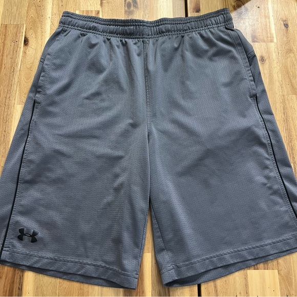 Under Armour Gray HeatGear Athletic Shorts Men’s Size Large - Picture 1 of 5